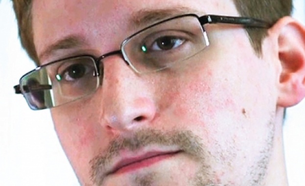 Комисията, разследвала Сноудън: Той е издал военни тайни и Обама не трябва да го помилва