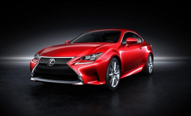Lexus показва новия RC