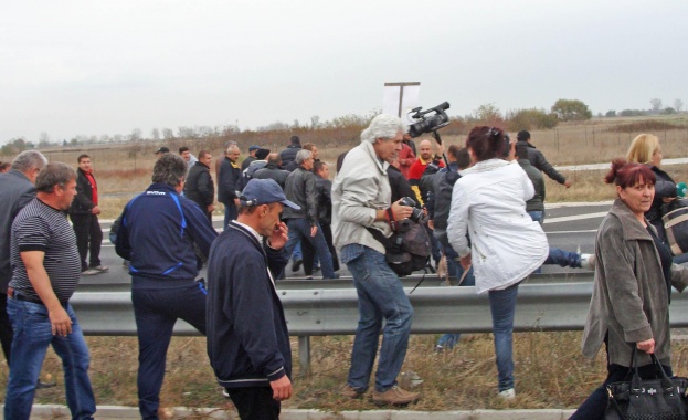 Напрежението на протеста на животновъдите ескалира