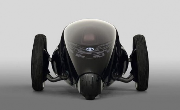 Toyota въвежда автомобили без волан с FV2 