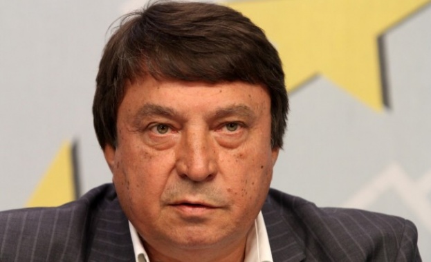 Червеняков напуска НС, отива посланик в Черна гора