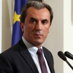 Бисеров питаше за зъбките, Орешарски си ги показа