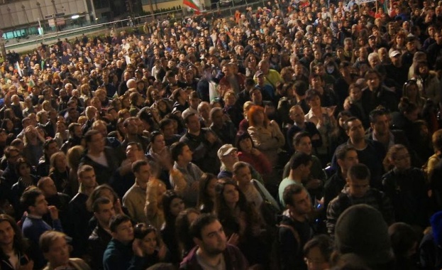 Защо цикли нашата цветна революция?