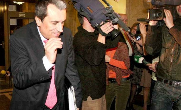 Още веднъж отзад