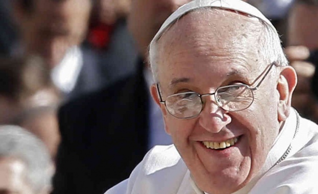 Франциск отиде при Наполитано без охрана 