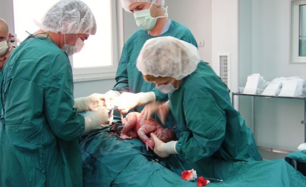 Жена роди живо бебе три месеца след смъртта си 