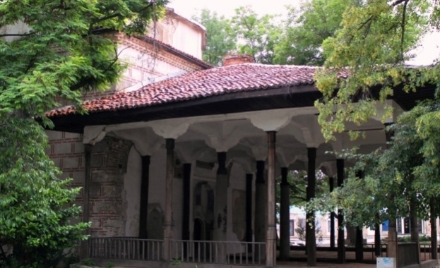 Нов граждански протест в Карлово, мюфтийството иска в съда втори имот