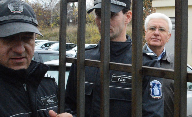 Читатели на КРОСС: Трябва да има оставки заради случая "Бисеров" 