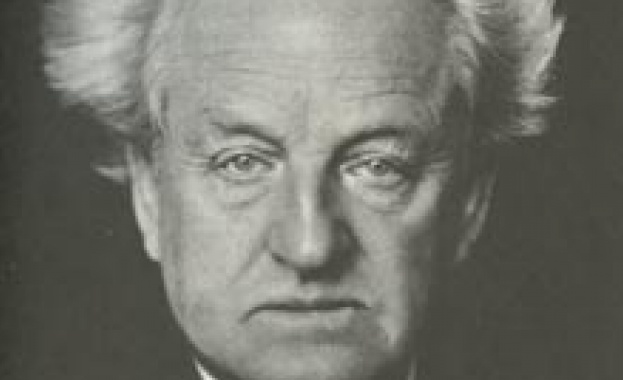 Който се стреми нагоре, да си отгледа собствени криле