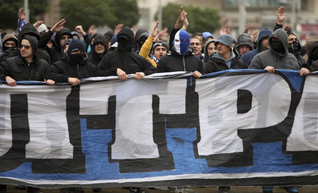 Шествието на „сините” фенове тръгна към националния стадион 