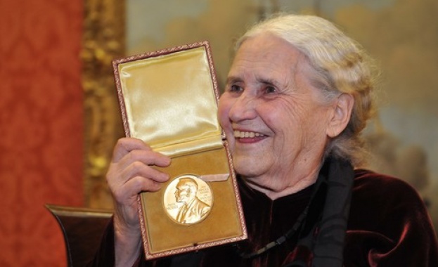 Почина Нобеловият лауреат Дорис Лесинг 