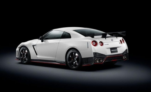 Nissan извади тунингован от Nismo GT-R