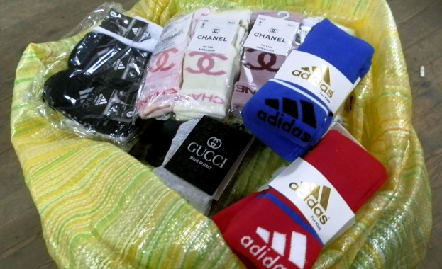 Огромно количество чорапи-менте задържаха на "Капитан Андреево"