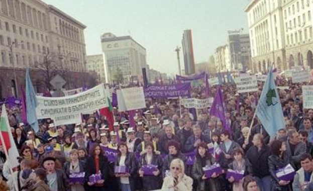 КНСБ излиза на протест. КТ "Подкрепа" иска бунт 