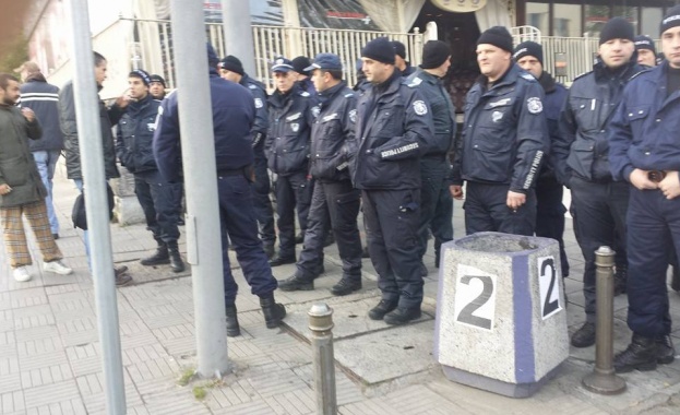 И тази сутрин опит за блокада на НС 