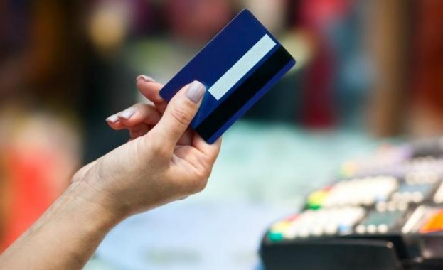 Google пусна дебитна карта