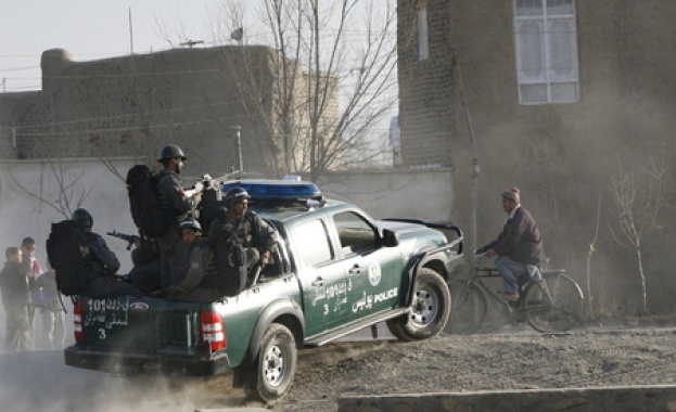 Десетки жертви при нов атентат в Афганистан