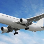 ЕС улеснява преноса на течности в ръчния багаж по време на полет