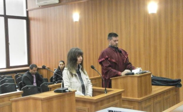 Условна присъда за майка, удушила бебето си