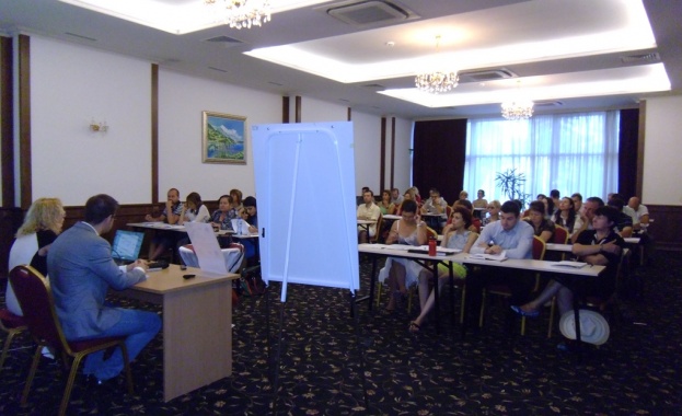 ИАНМСП и БенчМарк организират специализирани семинари в София и Пловдив