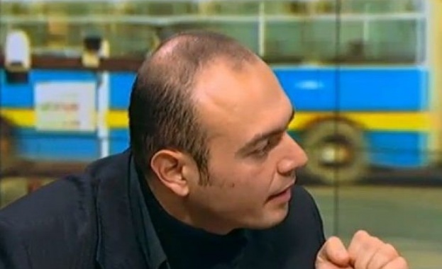 Имигранти нападнали с ножове таксиметров шофьор