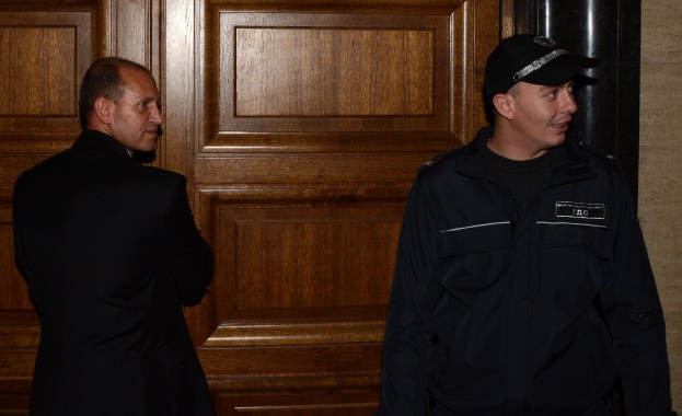 Съдът изслуша при закрити врата експертизата на Доган 