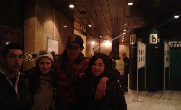 Ранобудните обсадиха bTV 