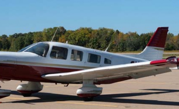 Разследват аварийното кацане на малък спортен самолет