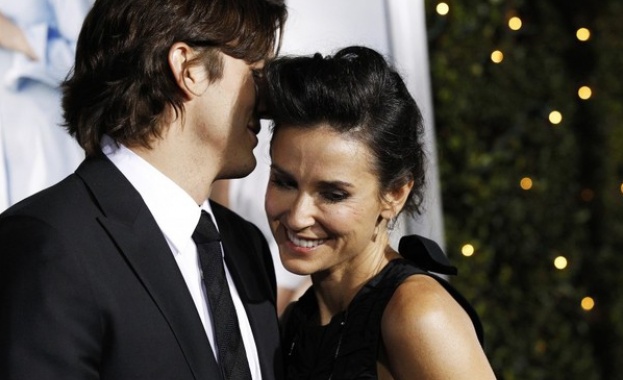 Официално: Деми Мур и Аштън Къчър не са семейство 