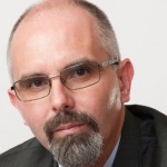 Моллов: Навежда ли се г-н Овчаров на ДПС и целува ли ръка на Ахмед Доган?