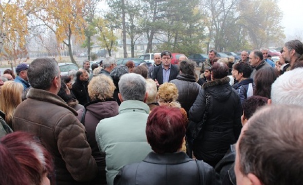 Работниците в Раднево отново на протест, искат си парите 