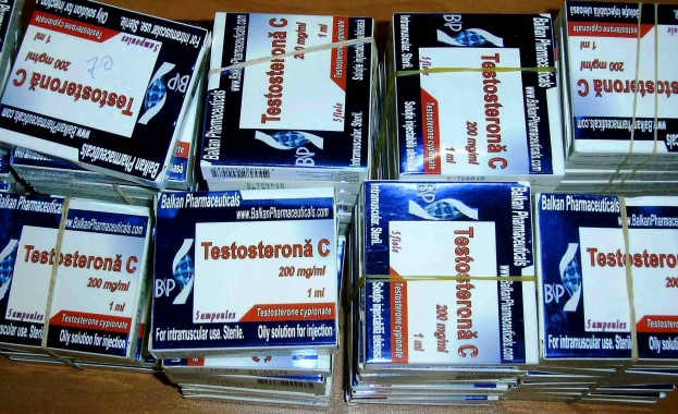 Общо 1701 кутии съдържащи анаболни стероиди са задържани от митническите