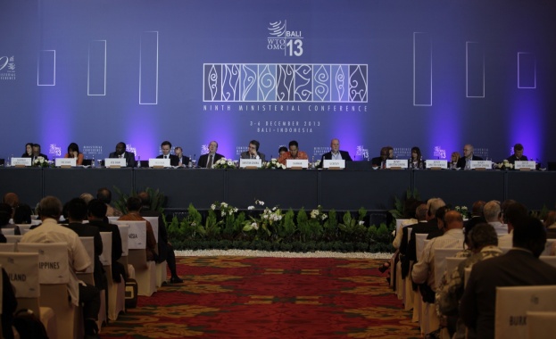 Министър Стойнев обсъди с китайския си колега Хучън двустранното сътрудничество