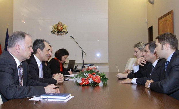 Орешарски: Търсим баланса между пазарните и социалните мерки