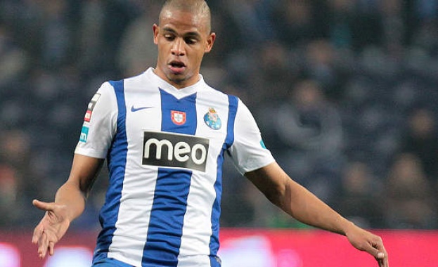 Наполи се прицели във Фернандо