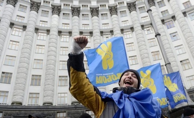 Площад „Независимост” моли Тимошенко да прекрати гладната стачка 