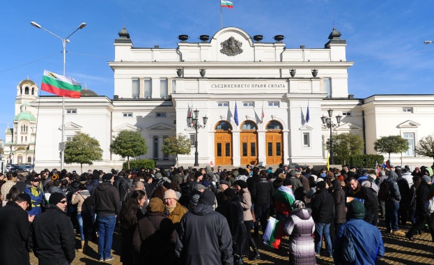 Синдикален барометър: Двойно спадат хората, които мислят, че протестите могат да доведат до промяна