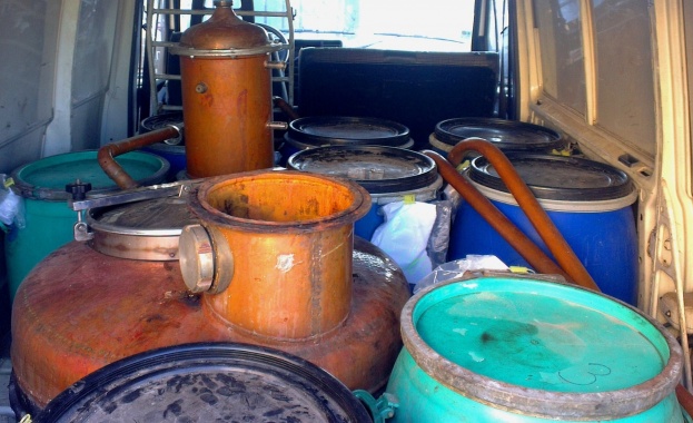 Три нелегални казана иззе Митница Варна