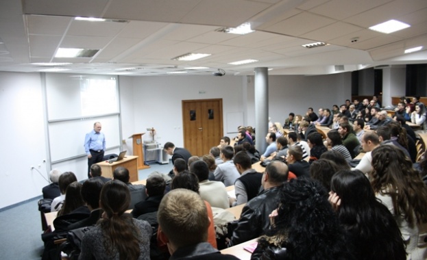 Университетът "Проф. д-р Асен Златаров" отбелязва 50-ата си годишнина