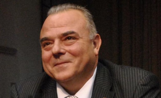 "Майки срещу насилието" отново поискаха главата на ректора на УНСС