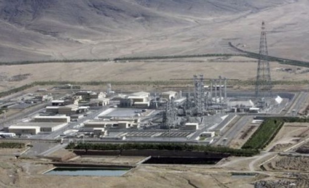 Експерти на МААЕ проверяват иранския реактор в Арак 