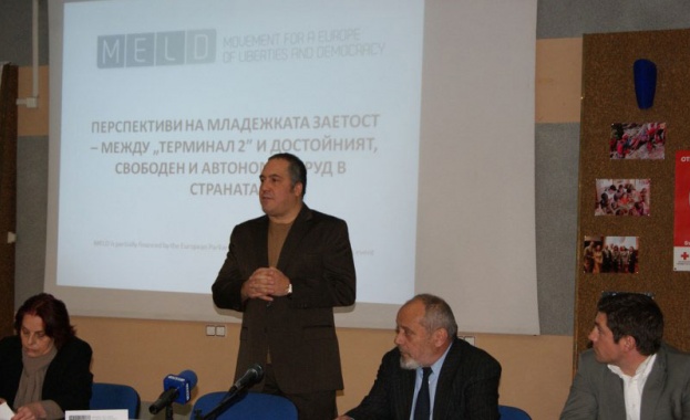 Слави Бинев организира конференция за младежката безработица