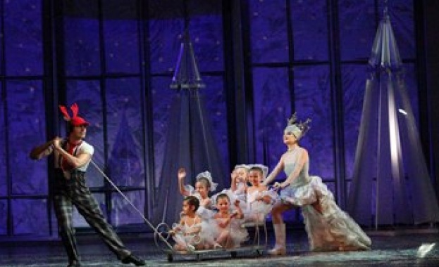 Балет „Арабеск" представя „Лешникотрошачката"