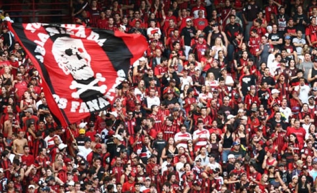 Един убит и трима в кома след сбиване на мач в Бразилия 