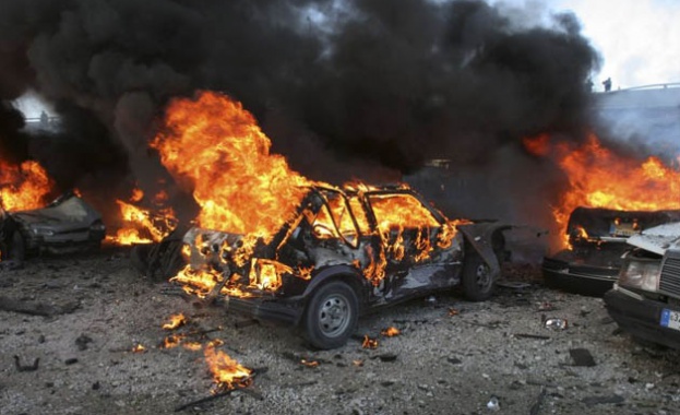 Най-малко 14 афганистански войници са загинали при експлозия на кола
