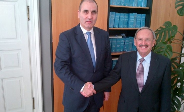 Боклет: С тревожност следим ситуацията в България