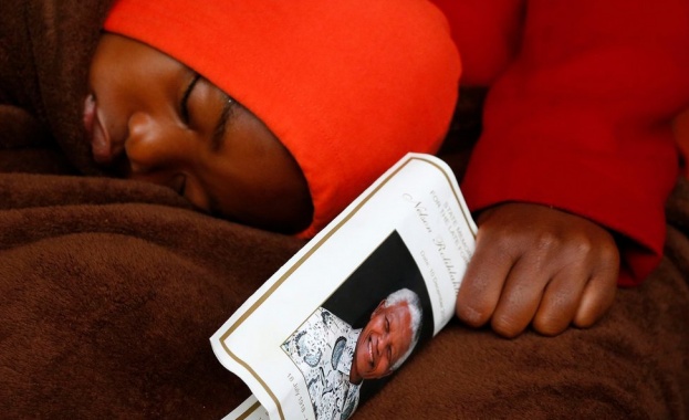 Светът изпраща Нелсън Мандела /обновена/