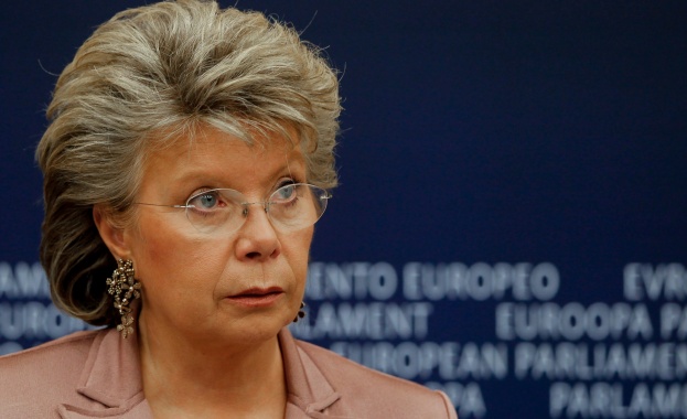 Български евродепутати обсъдиха ситуацията у нас с Вивиан Рединг