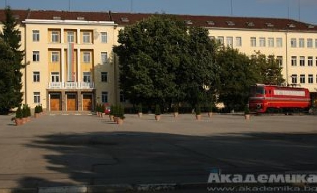 На изток към „рая”