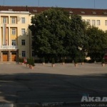 На изток към „рая”